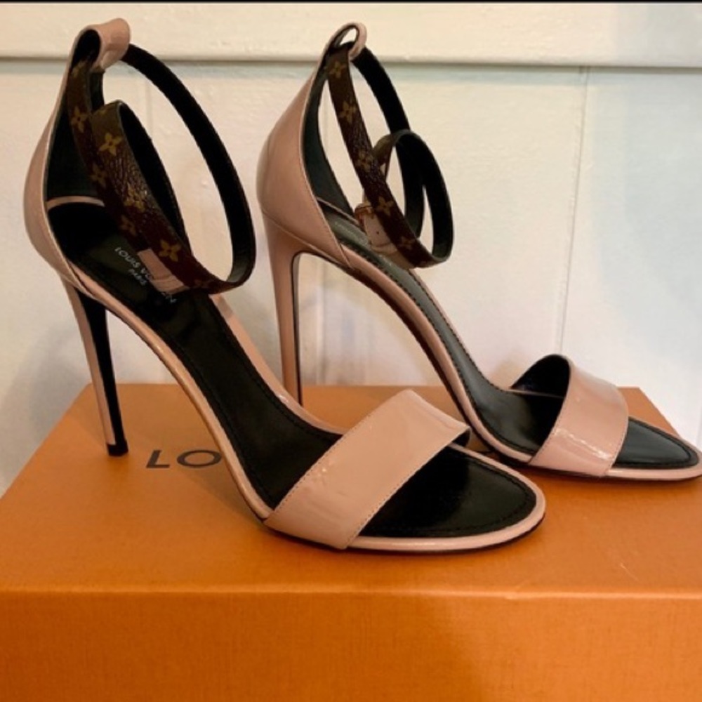 Louis Viutton Call Back Sandal Heel